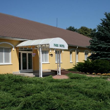 Park Hotel Es Rendezveny Centrum Babolna Exterior photo